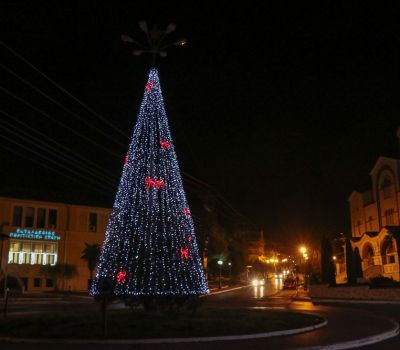 ΑΣΤΡΟΓΕΙΤΟΝΙΕΣ 2018 - Φωταγωγήθηκαν τα Χριστουγεννιάτικα δέντρα σε Ν. Μηχανιώνα και Περαία